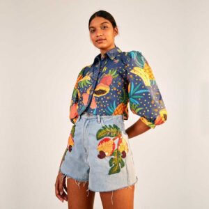 EMBROIDERED CASHED DENIM SHORT